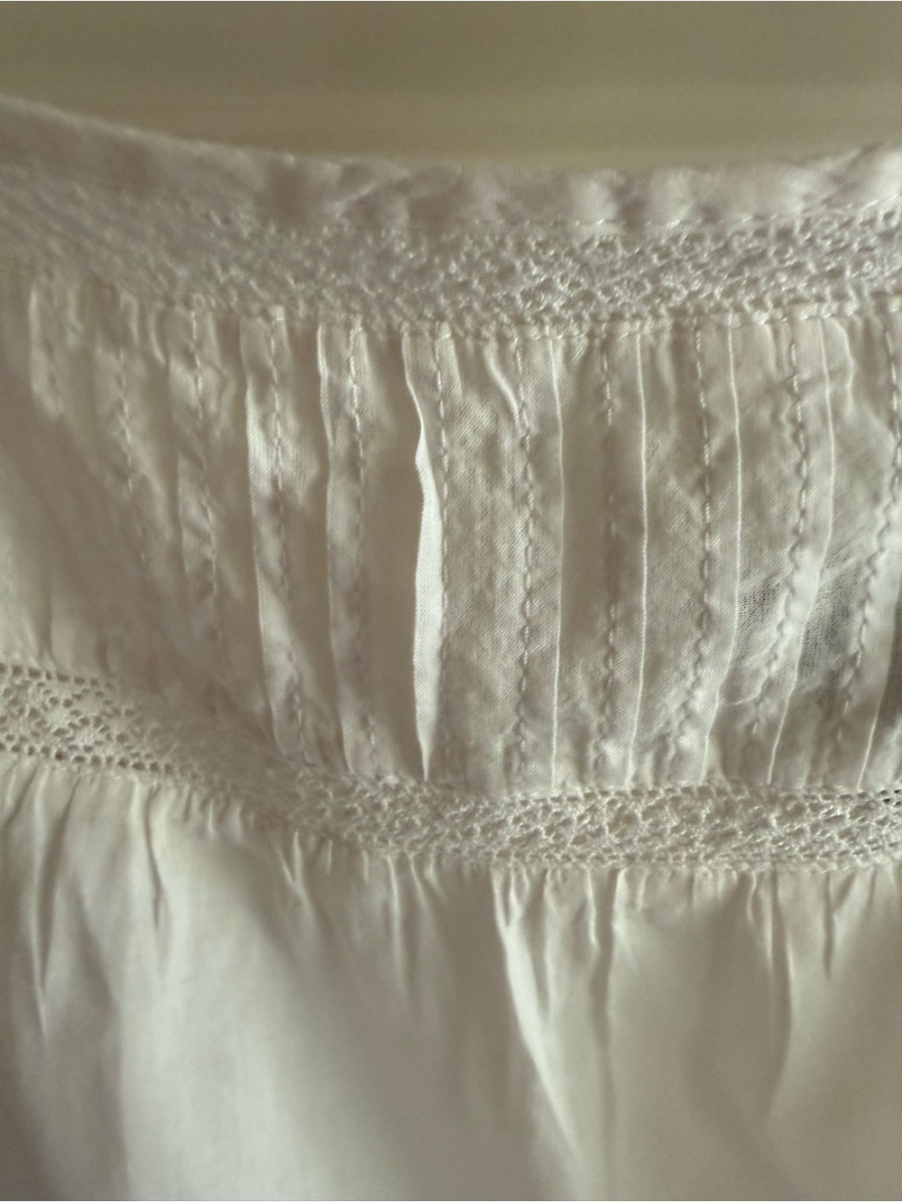 GAP White Cotton Sleeveless Camisole with Lace Trim - Picture 4 of 8